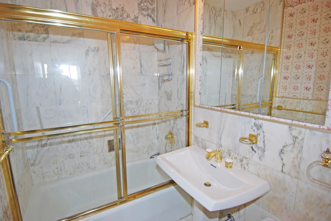 North Shore Towers Apt.