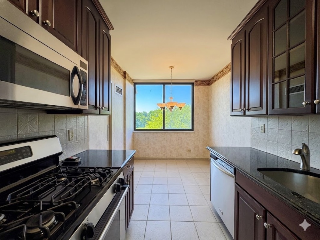 North Shore Towers Apt.