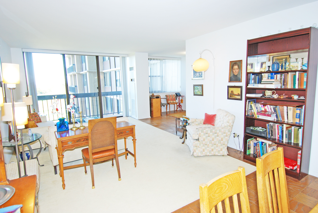 North Shore Towers Apt.