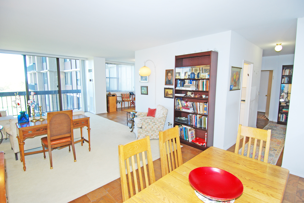 North Shore Towers Apt.