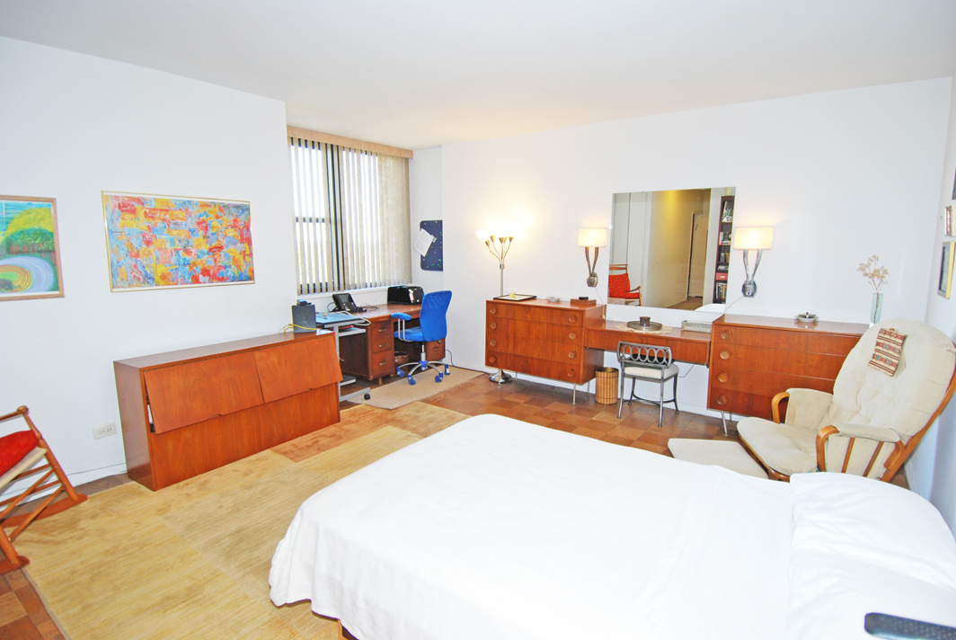 North Shore Towers Apt.