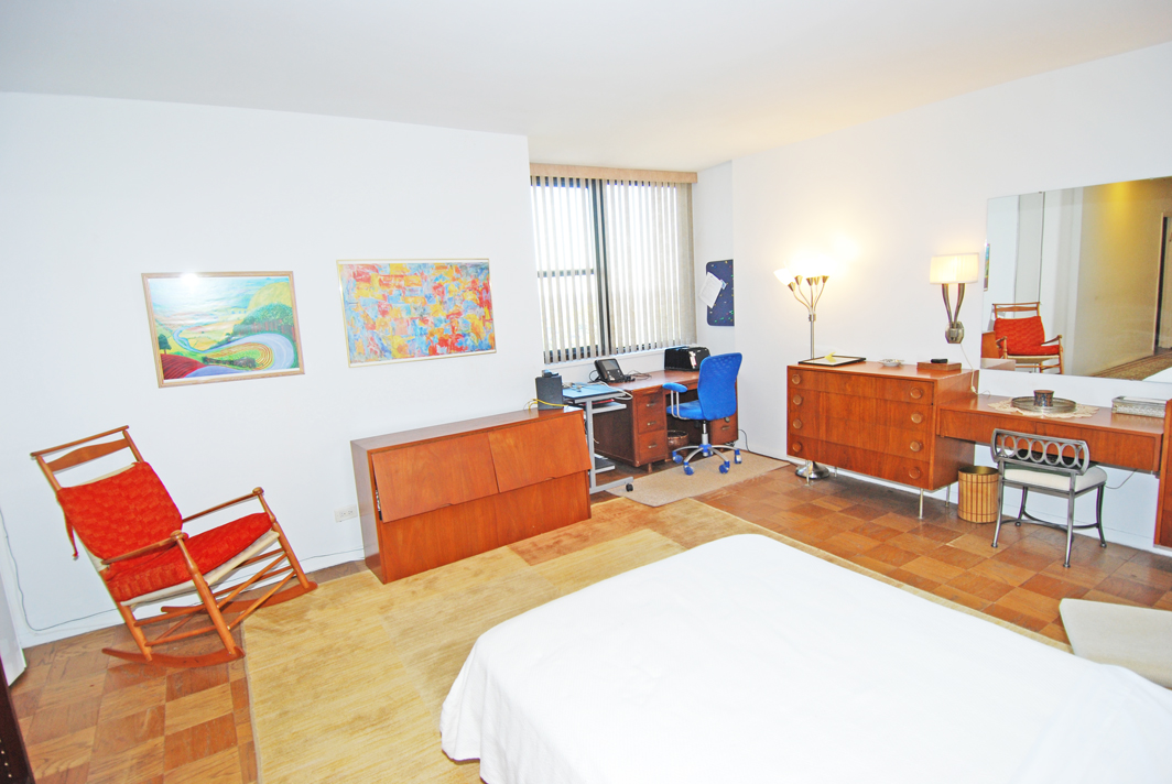 North Shore Towers Apt.