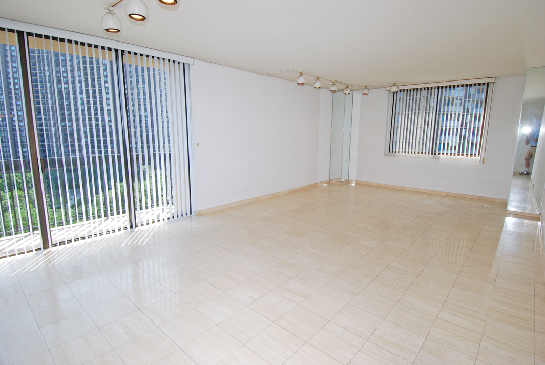 North Shore Towers Apt.