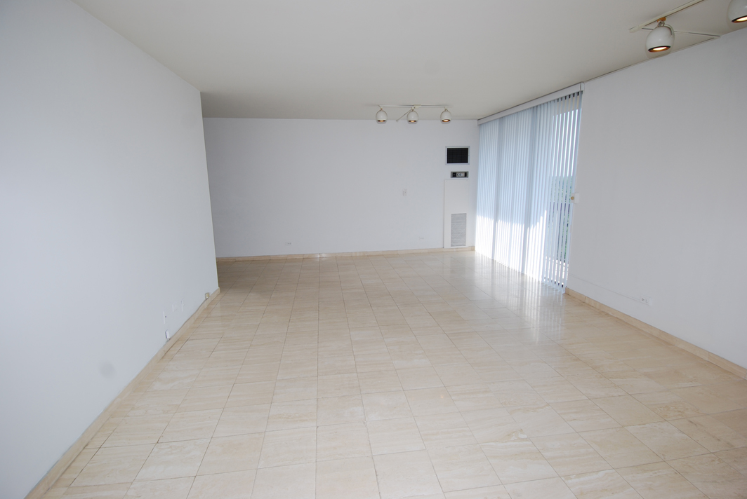 North Shore Towers Apt.