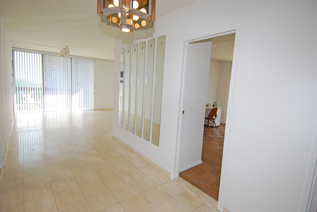 North Shore Towers Apt.