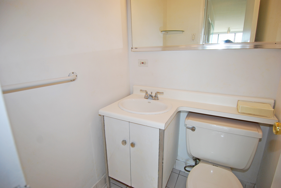 North Shore Towers Apt.