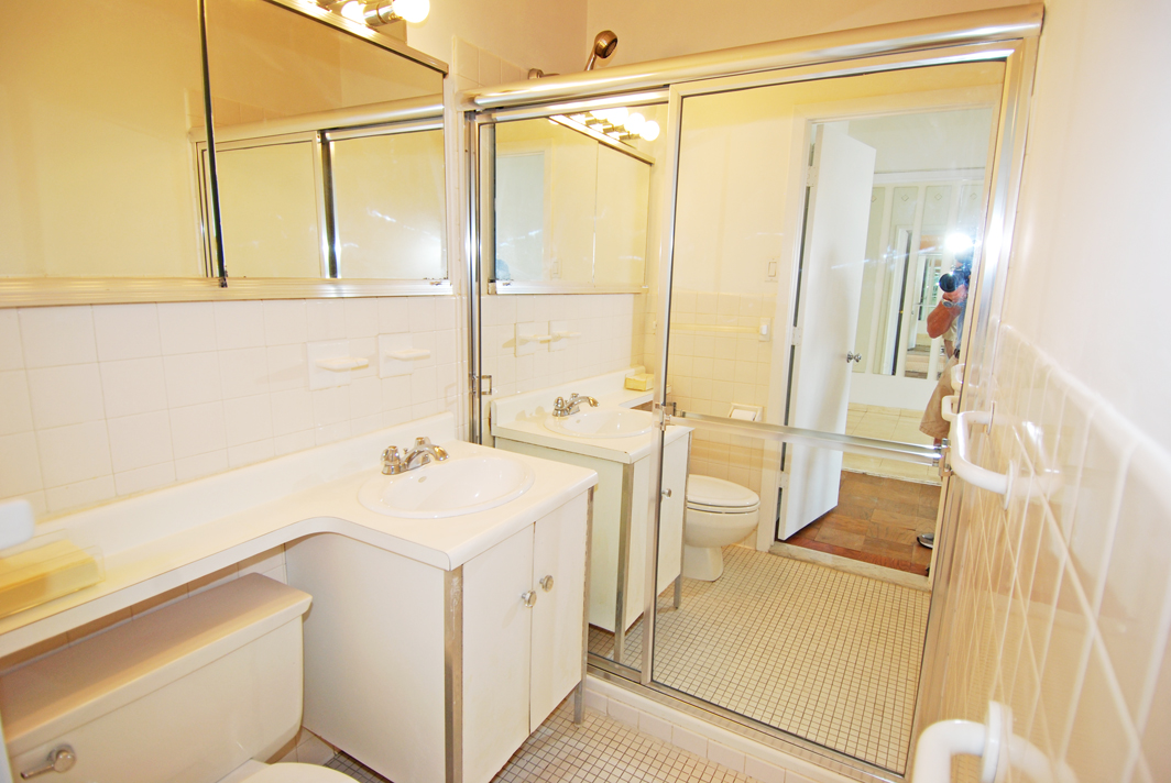 North Shore Towers Apt.