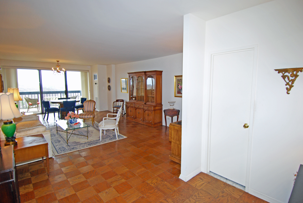 North Shore Towers Apt.