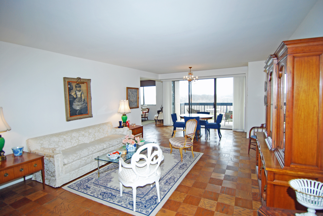 North Shore Towers Apt.