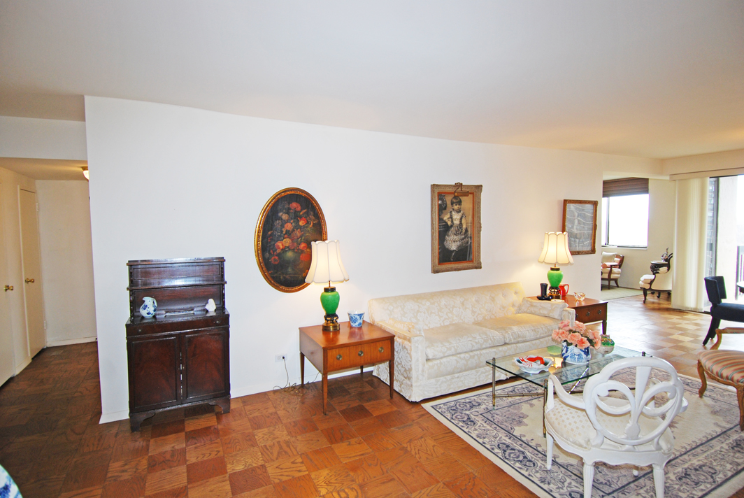 North Shore Towers Apt.