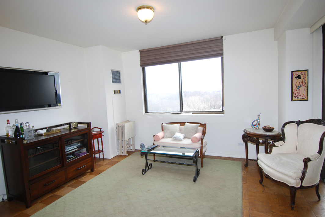 North Shore Towers Apt.