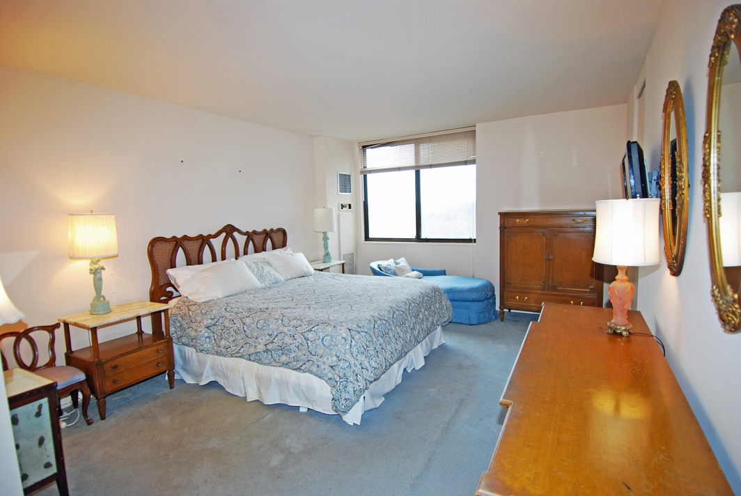 North Shore Towers Apt.