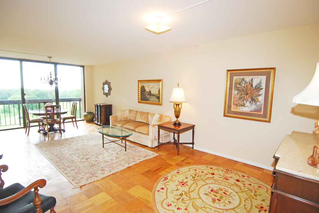 North Shore Towers Apt.