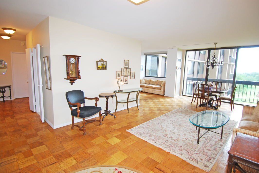 North Shore Towers Apt.