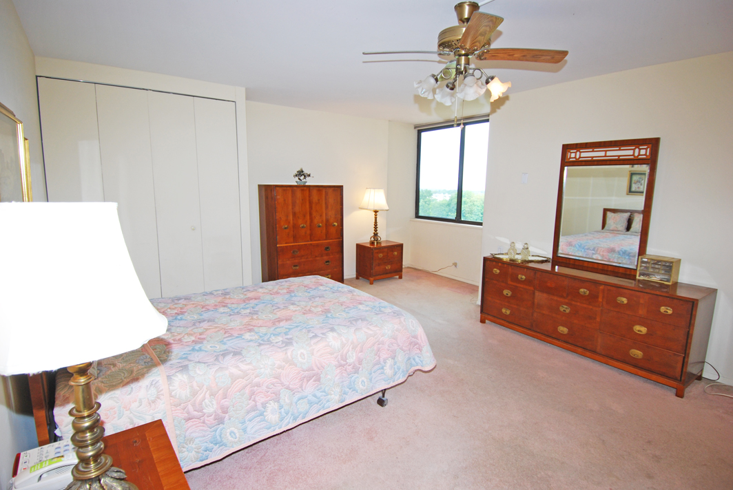 North Shore Towers Apt.