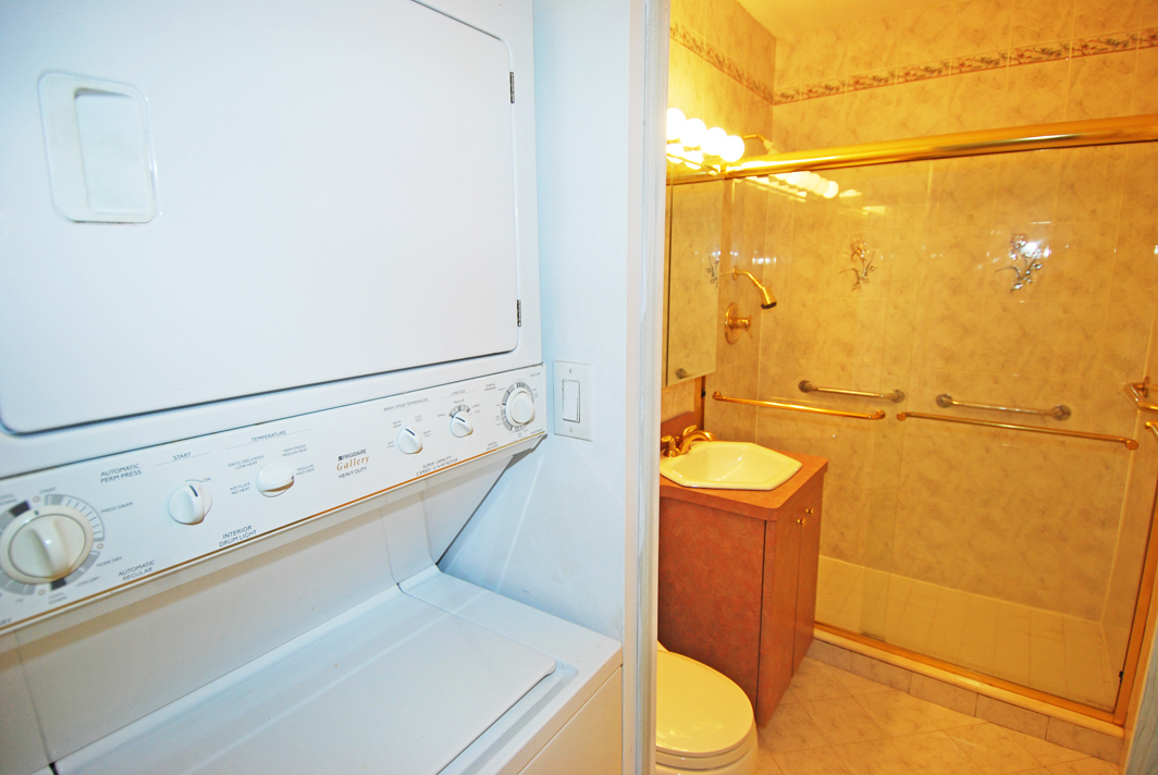 North Shore Towers Apt.