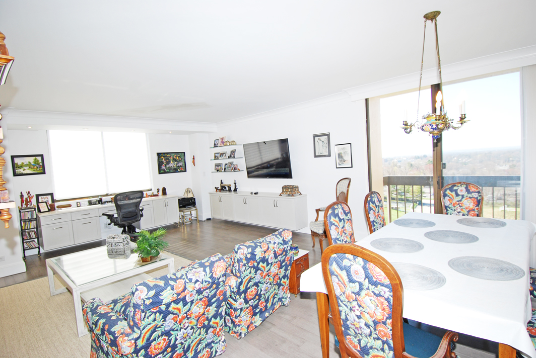 North Shore Towers Apt.