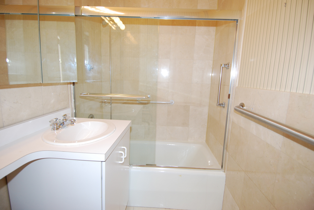 North Shore Towers Apt.