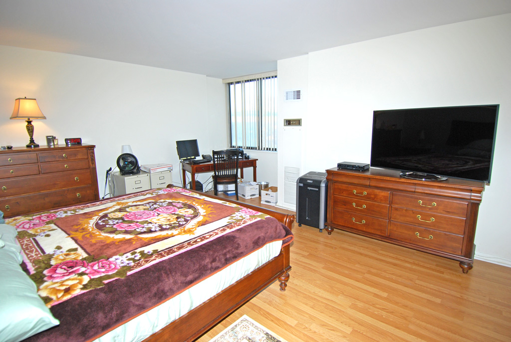 North Shore Towers Apt.