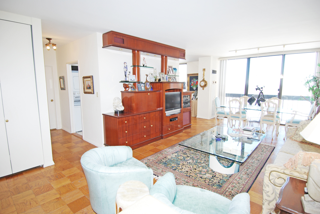 North Shore Towers Apt.