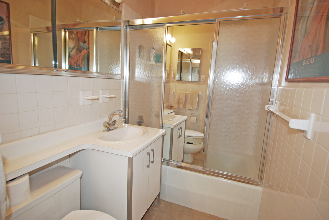 North Shore Towers Apt.