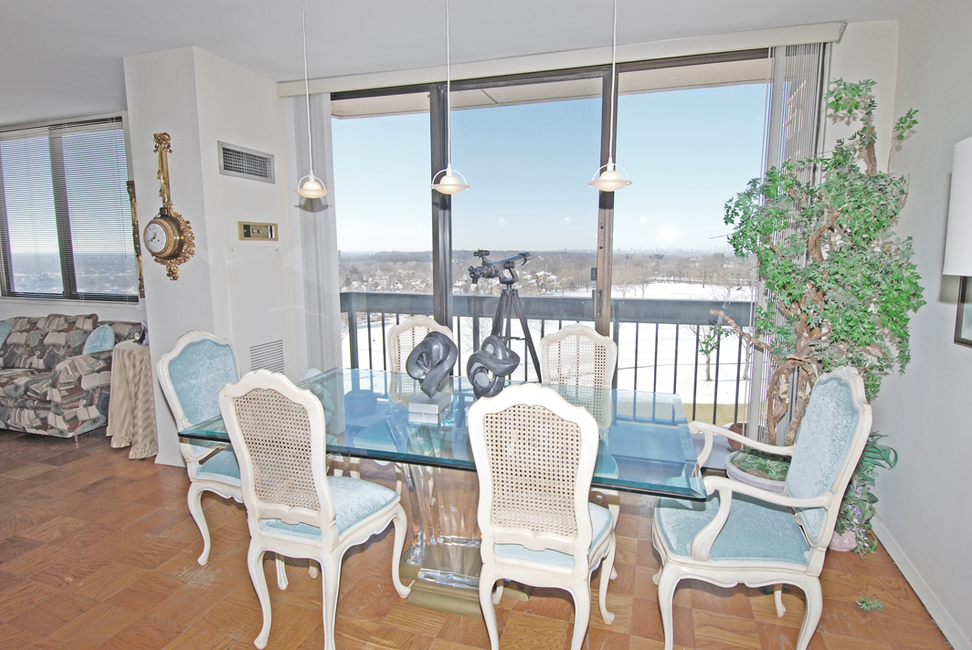 North Shore Towers Apt.