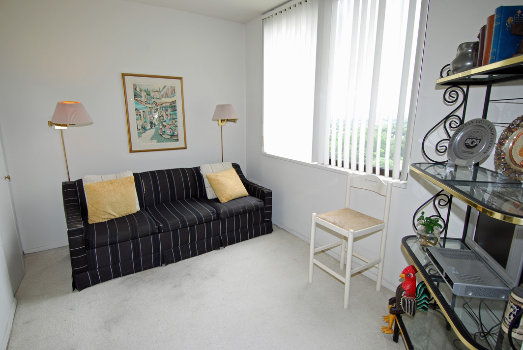 North Shore Towers Apt.