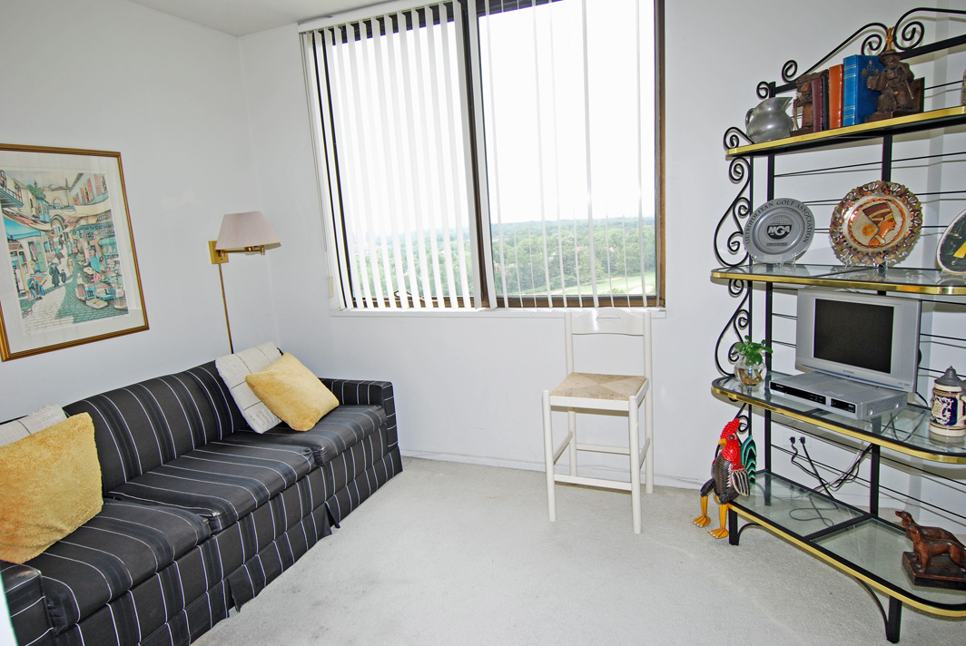 North Shore Towers Apt.