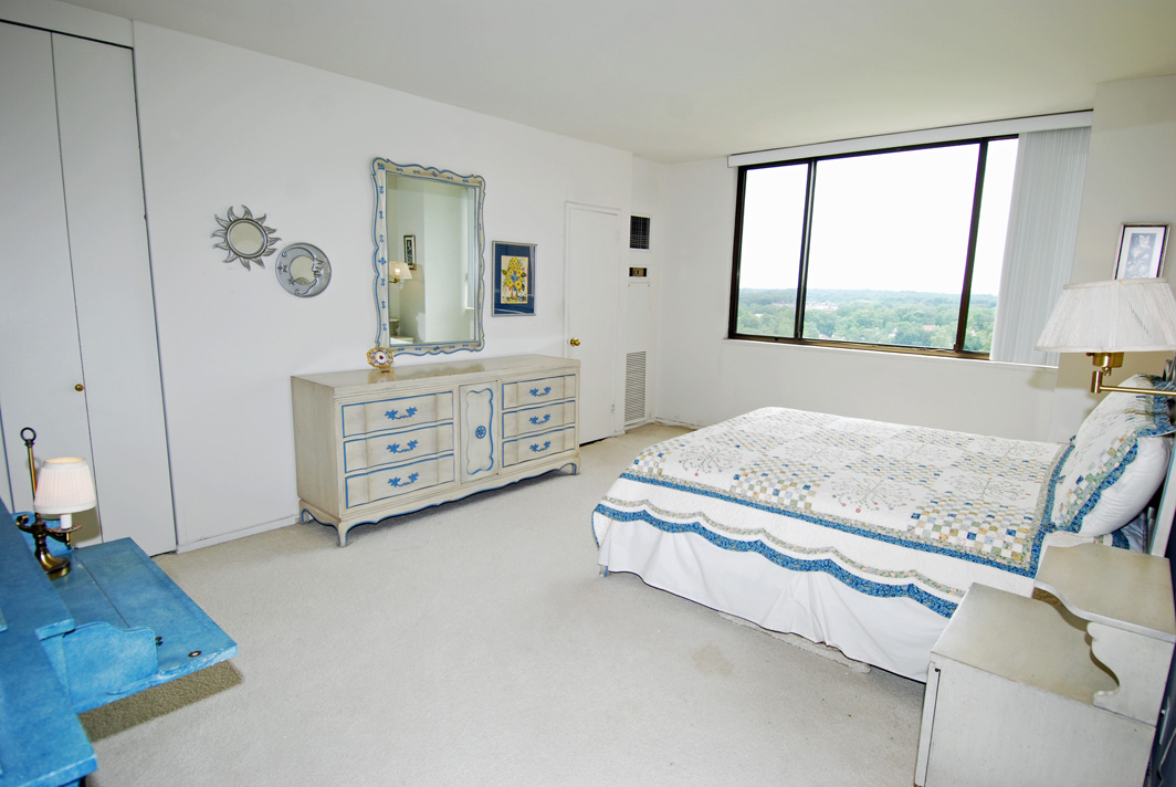 North Shore Towers Apt.