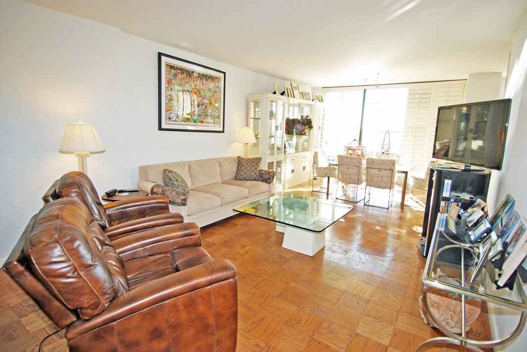 North Shore Towers Apt.