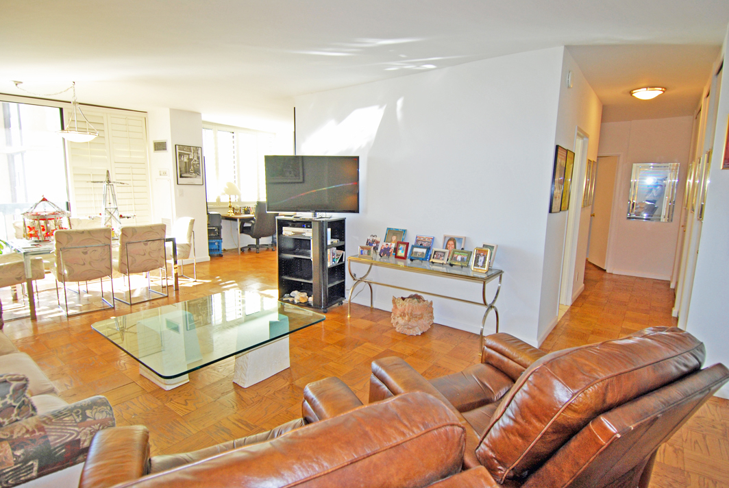 North Shore Towers Apt.