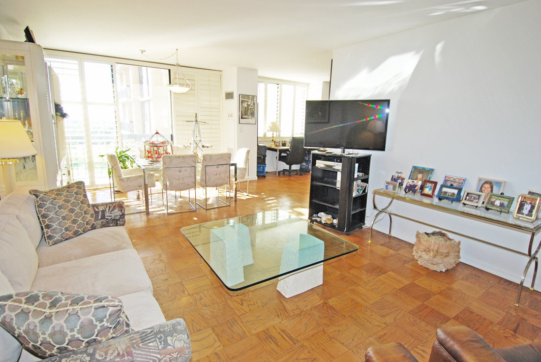 North Shore Towers Apt.