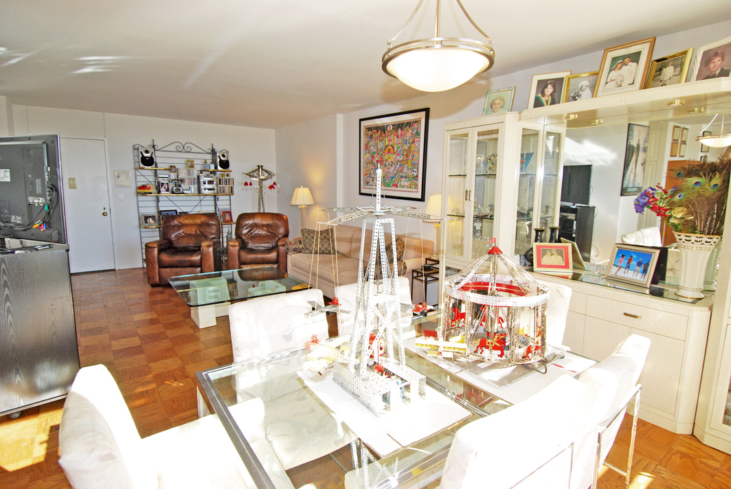 North Shore Towers Apt.