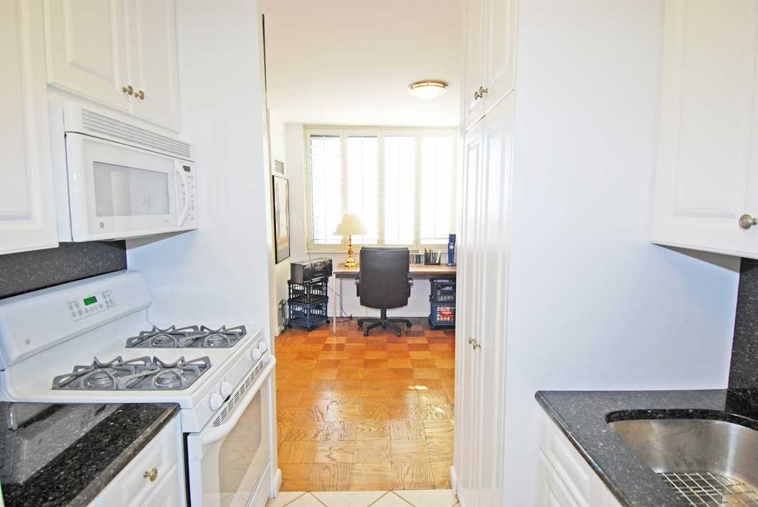 North Shore Towers Apt.