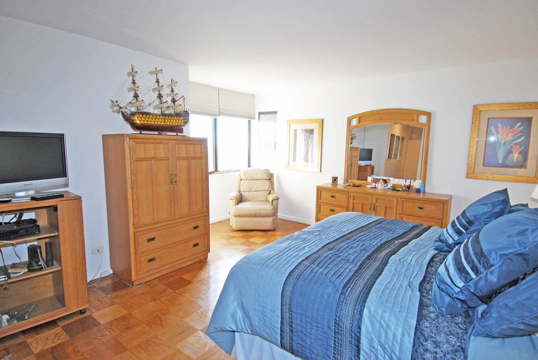 North Shore Towers Apt.