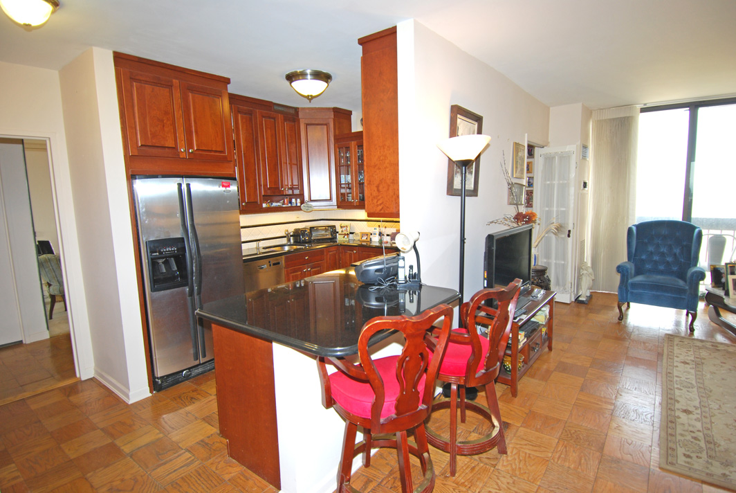 North Shore Towers Apt.