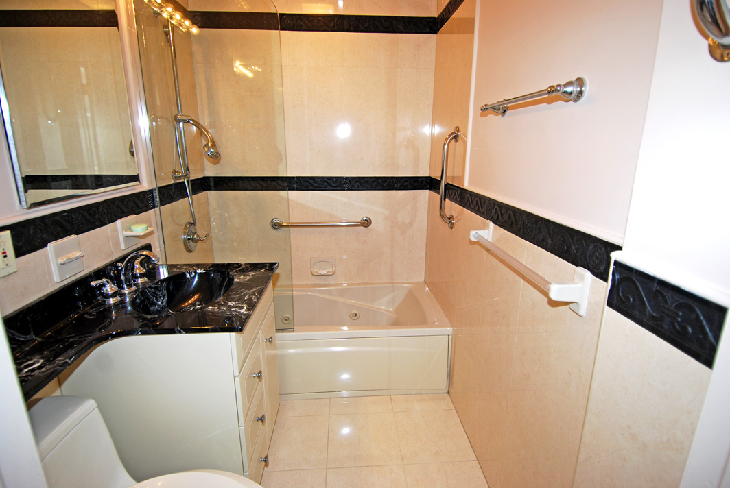 North Shore Towers Apt.