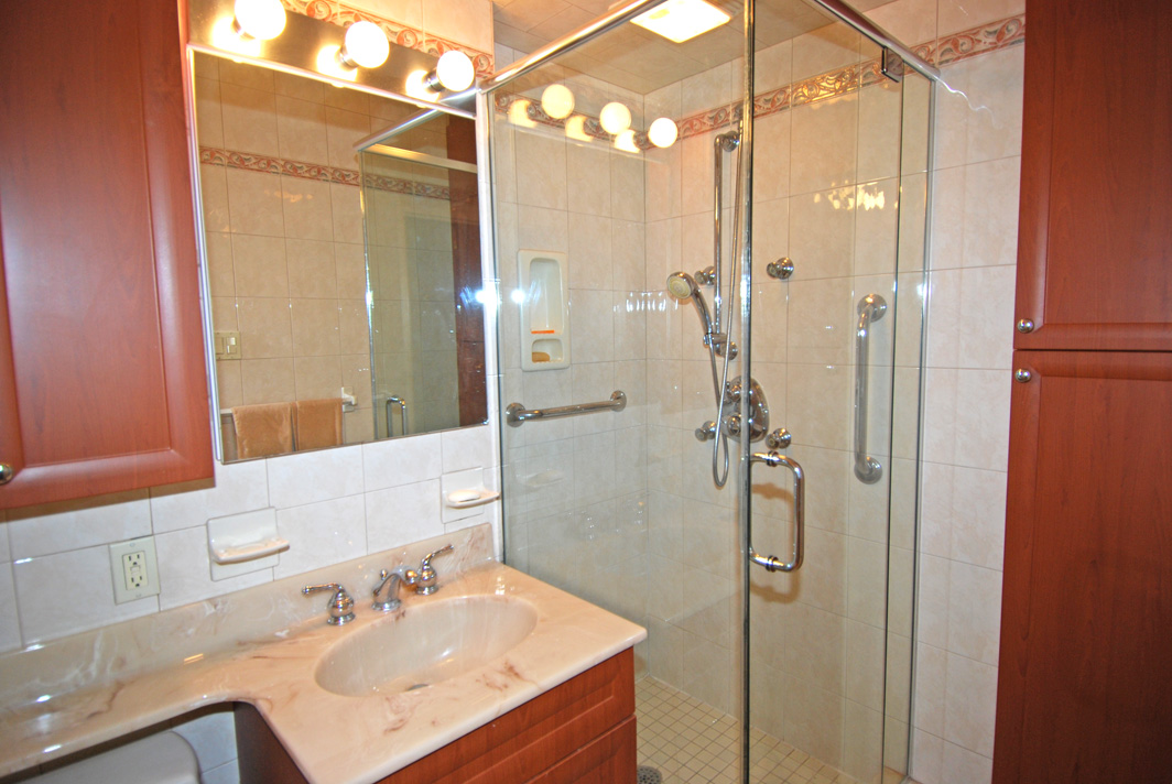 North Shore Towers Apt.