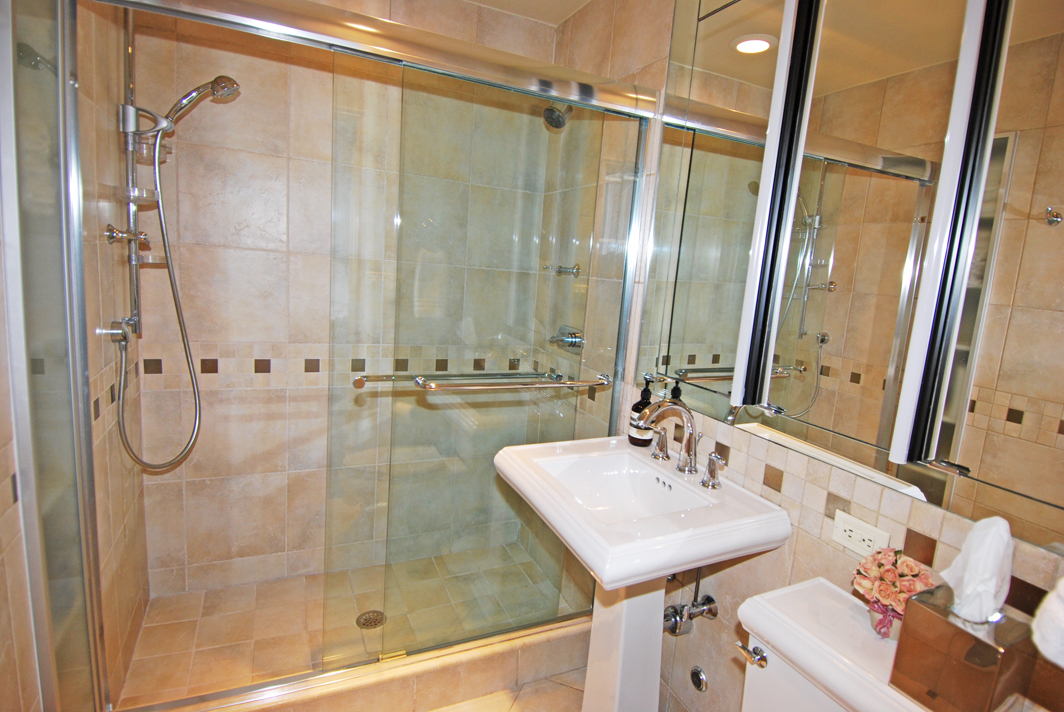 North Shore Towers Apt.