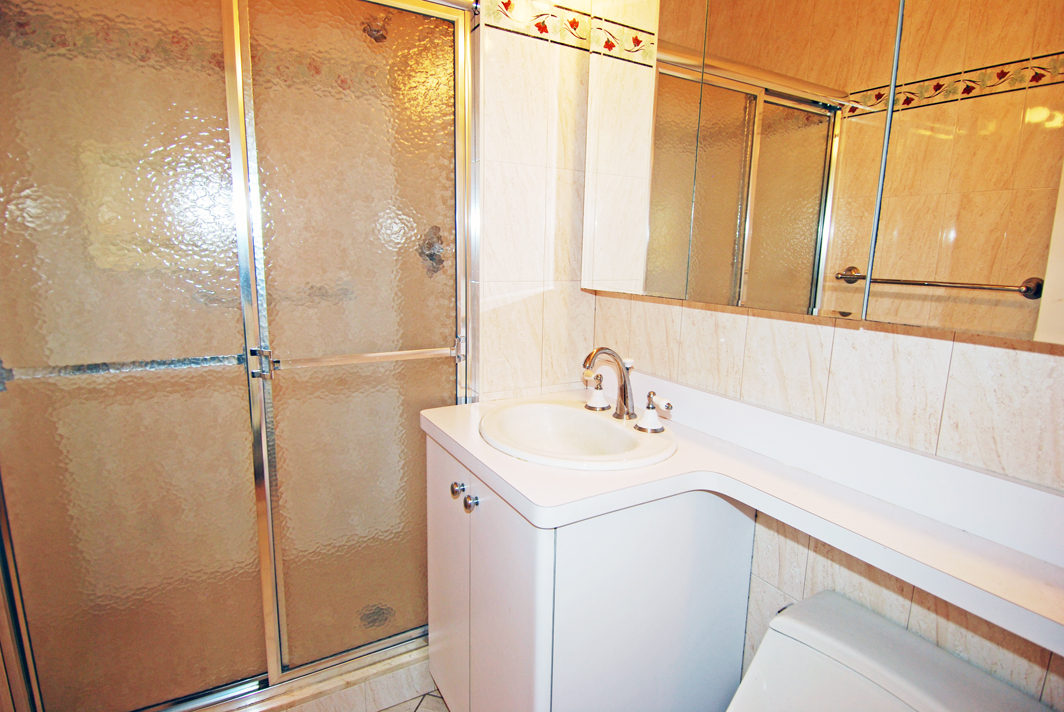 North Shore Towers Apt.