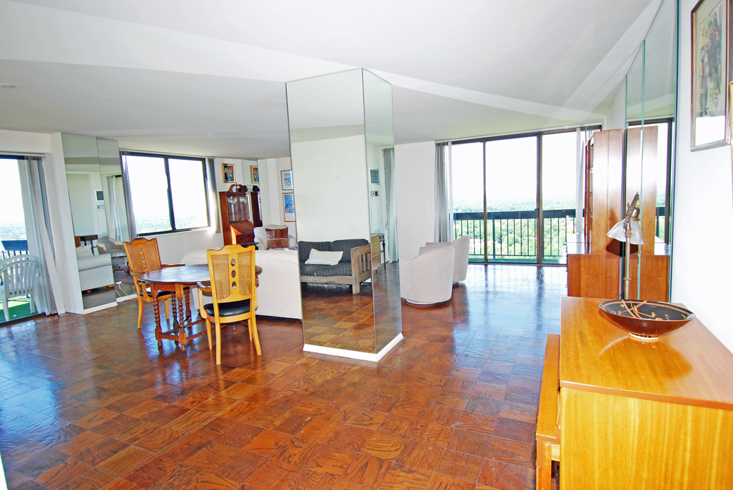 North Shore Towers Apt.