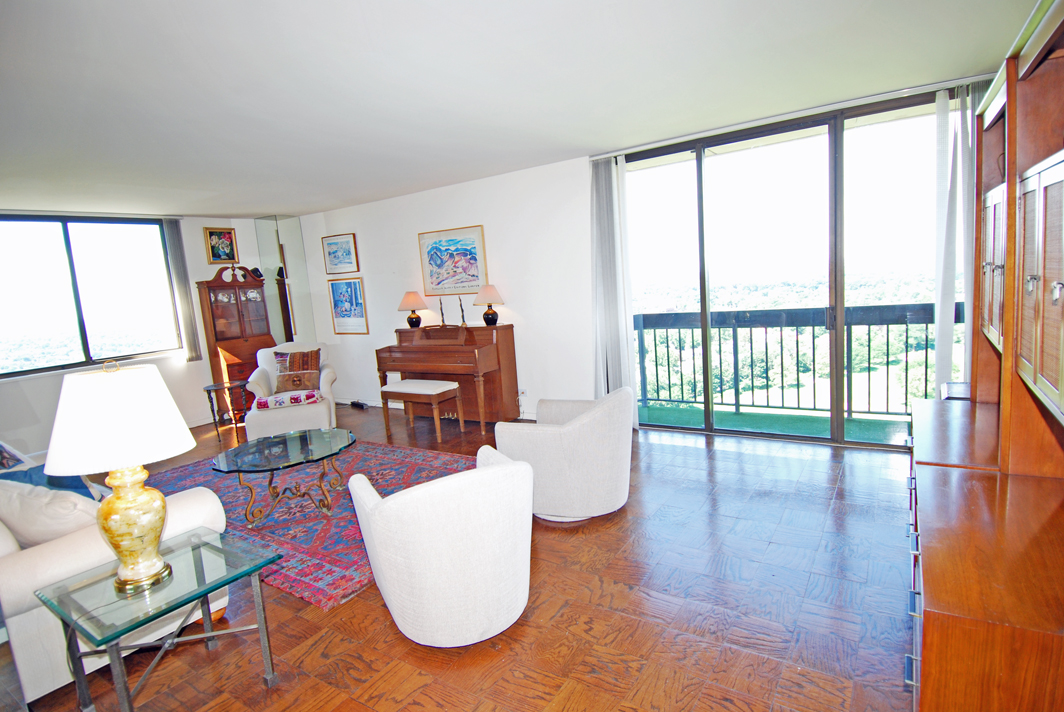 North Shore Towers Apt.