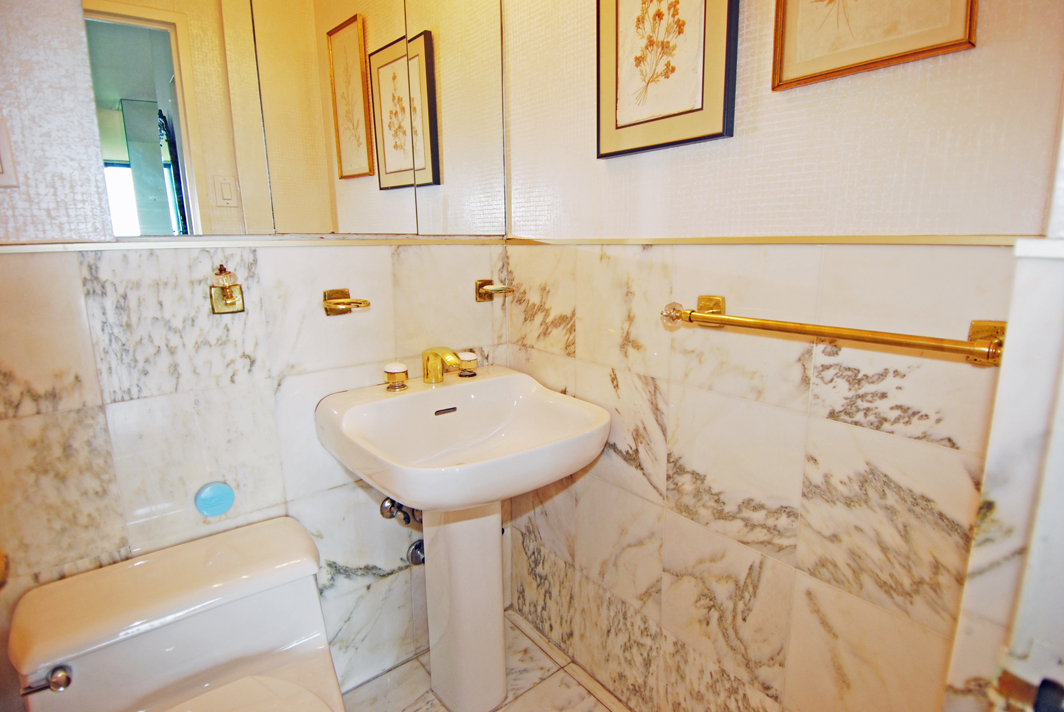 North Shore Towers Apt.