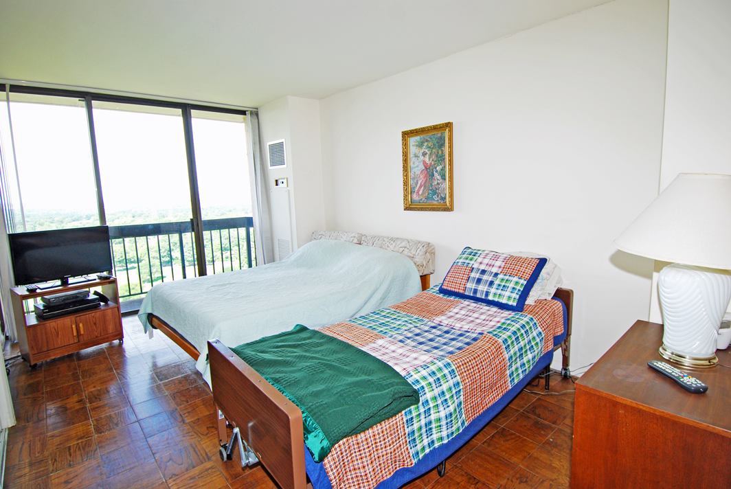 North Shore Towers Apt.