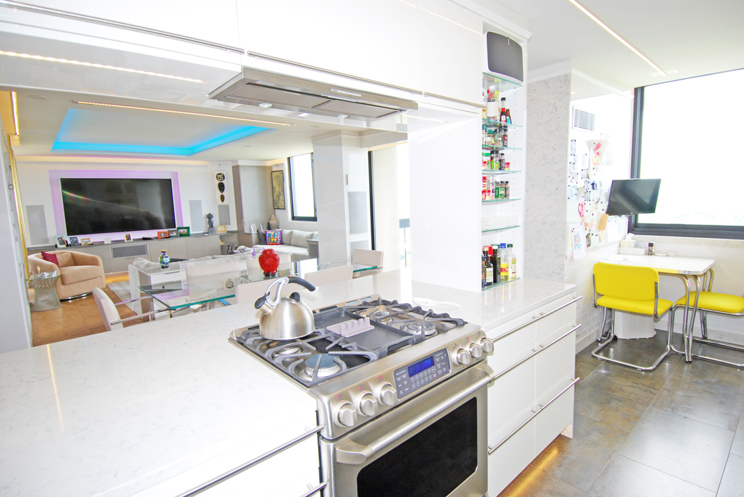 North Shore Towers Apt.