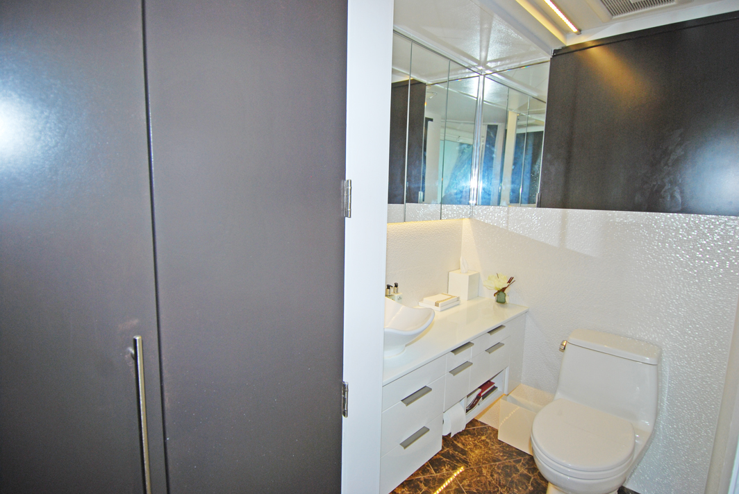 North Shore Towers Apt.