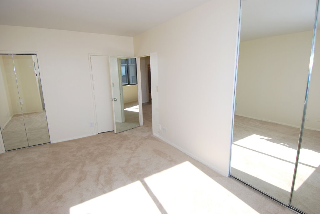 North Shore Towers Apt. - 1  bedrm., 2 baths