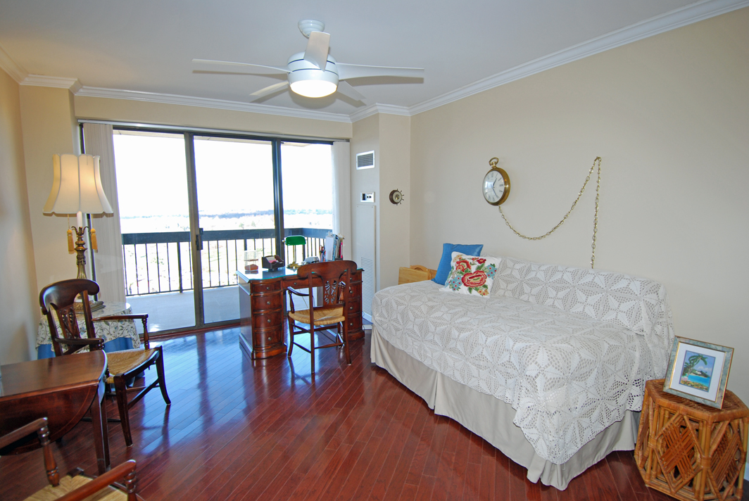 North Shore Towers Apt.