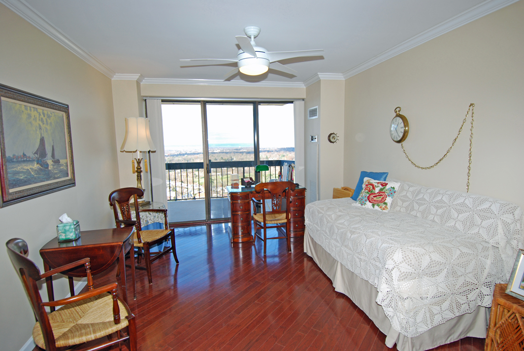 North Shore Towers Apt.