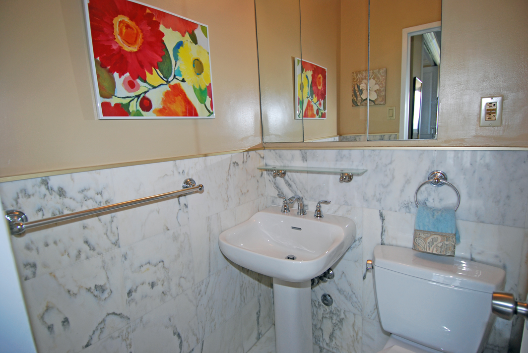 North Shore Towers Apt.